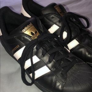 Women’s superstar adidas - size 9